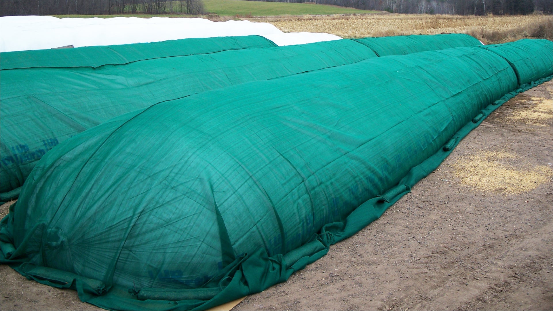 Heavy Duty Silage Covers - Black Polyethylene Farm Silo Covers 14' To 24' Sizes