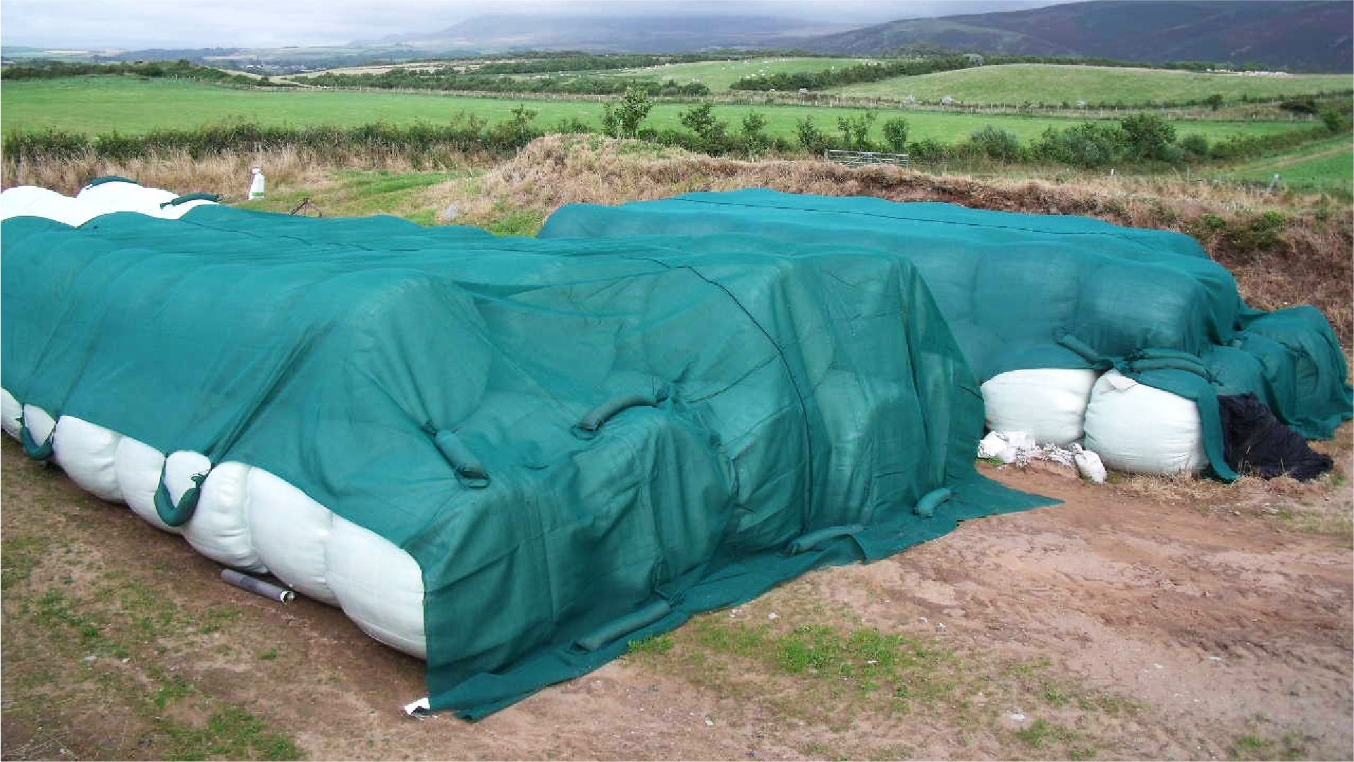 Heavy Duty Silage Covers - Black Polyethylene Farm Silo Covers 14' To 24' Sizes